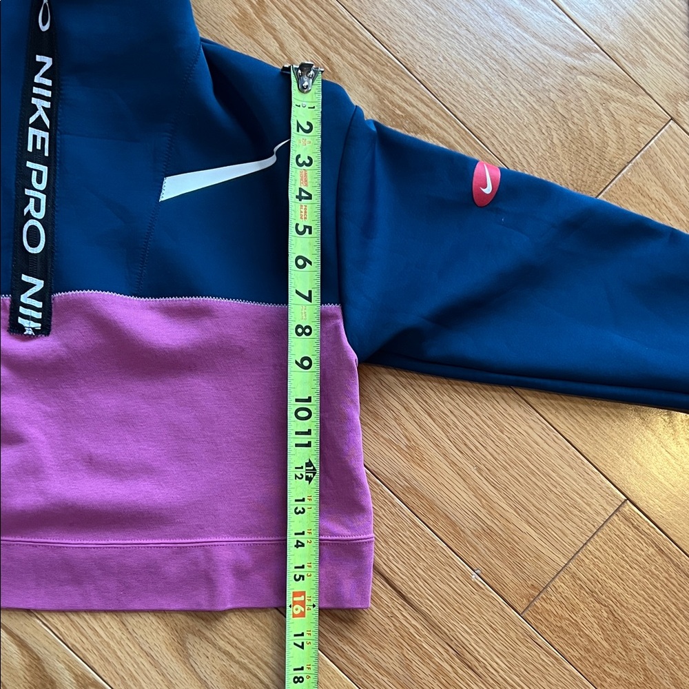 Nike Dri-FIT cropped Blue dry fit athletic Top with. Zip up neck - Picture 6 of 7